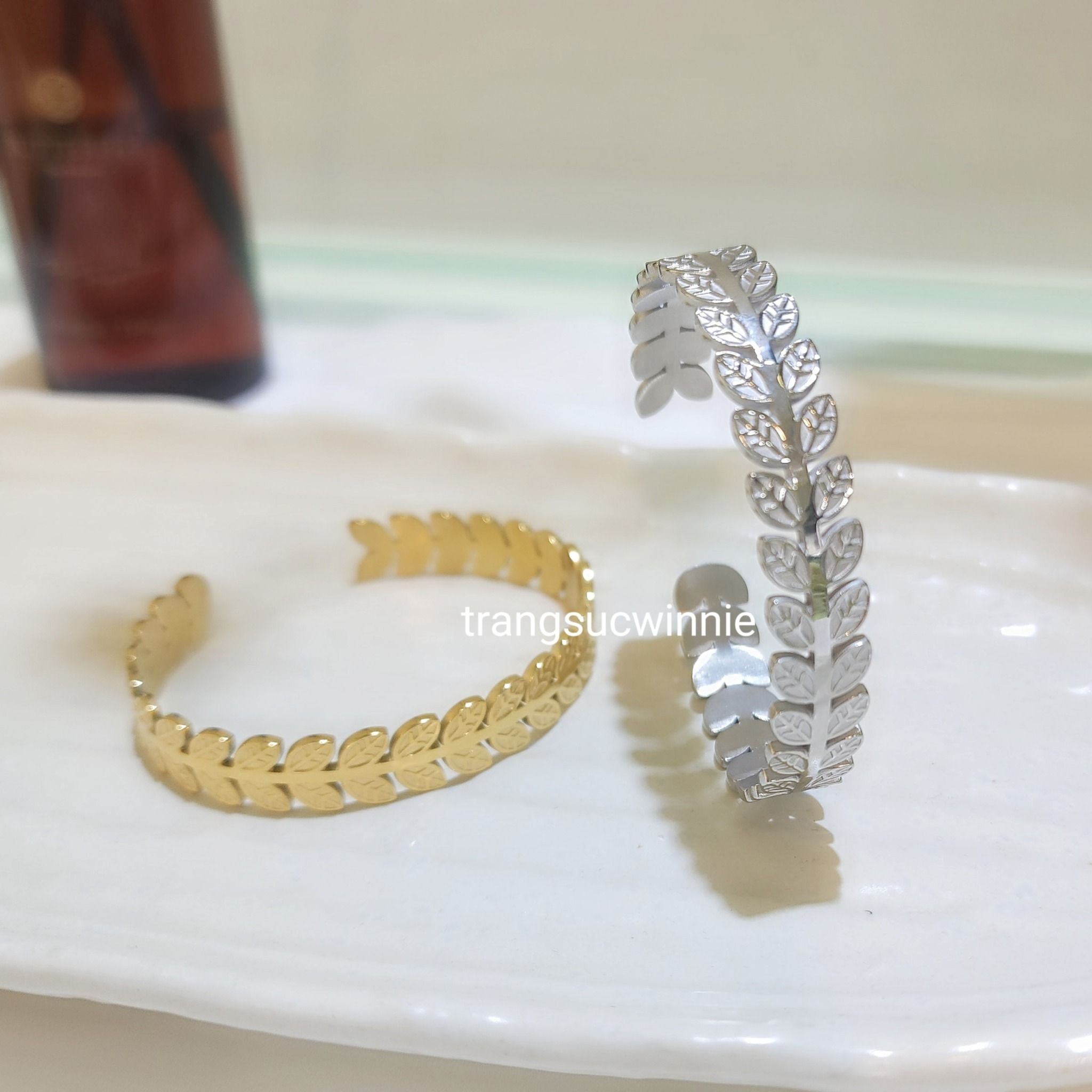 Vòng tay titan Cuff leaf B