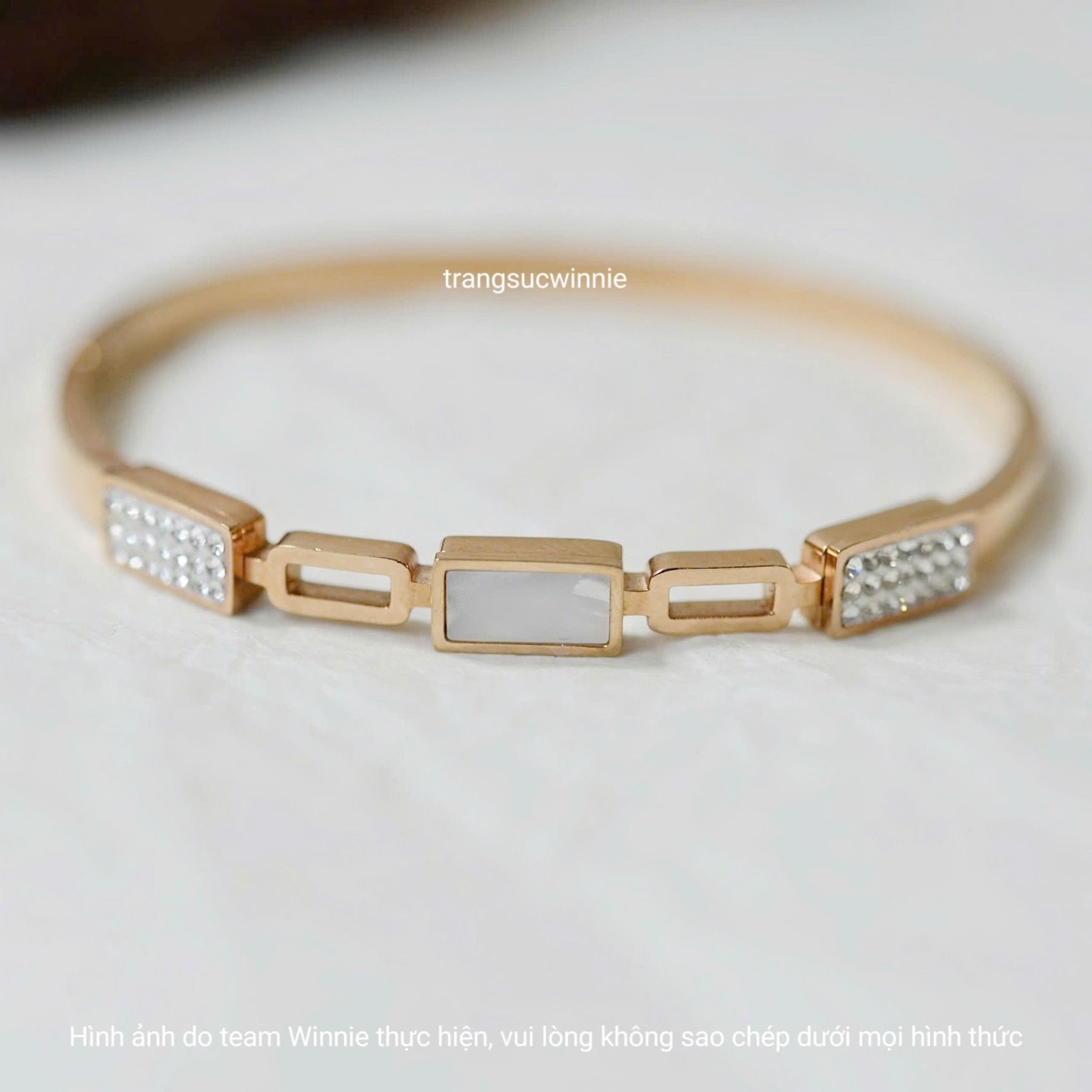 Vòng tay titan Xà cừ vuông