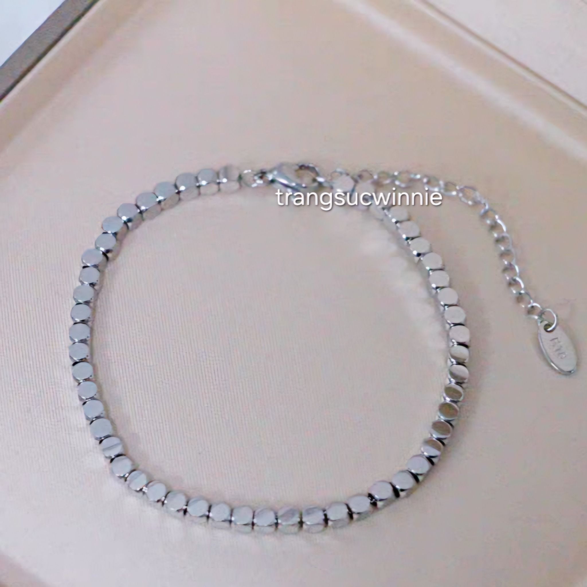 Lắc chân titan Đa diện B