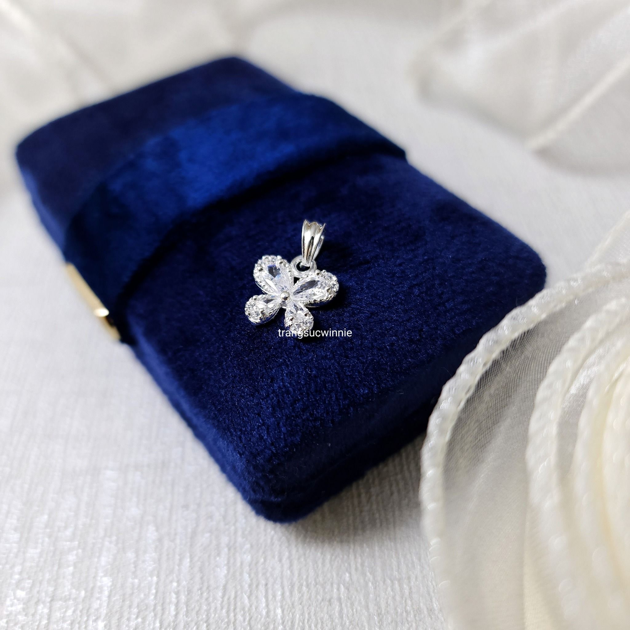 Charm bạc S925 Bướm Đá