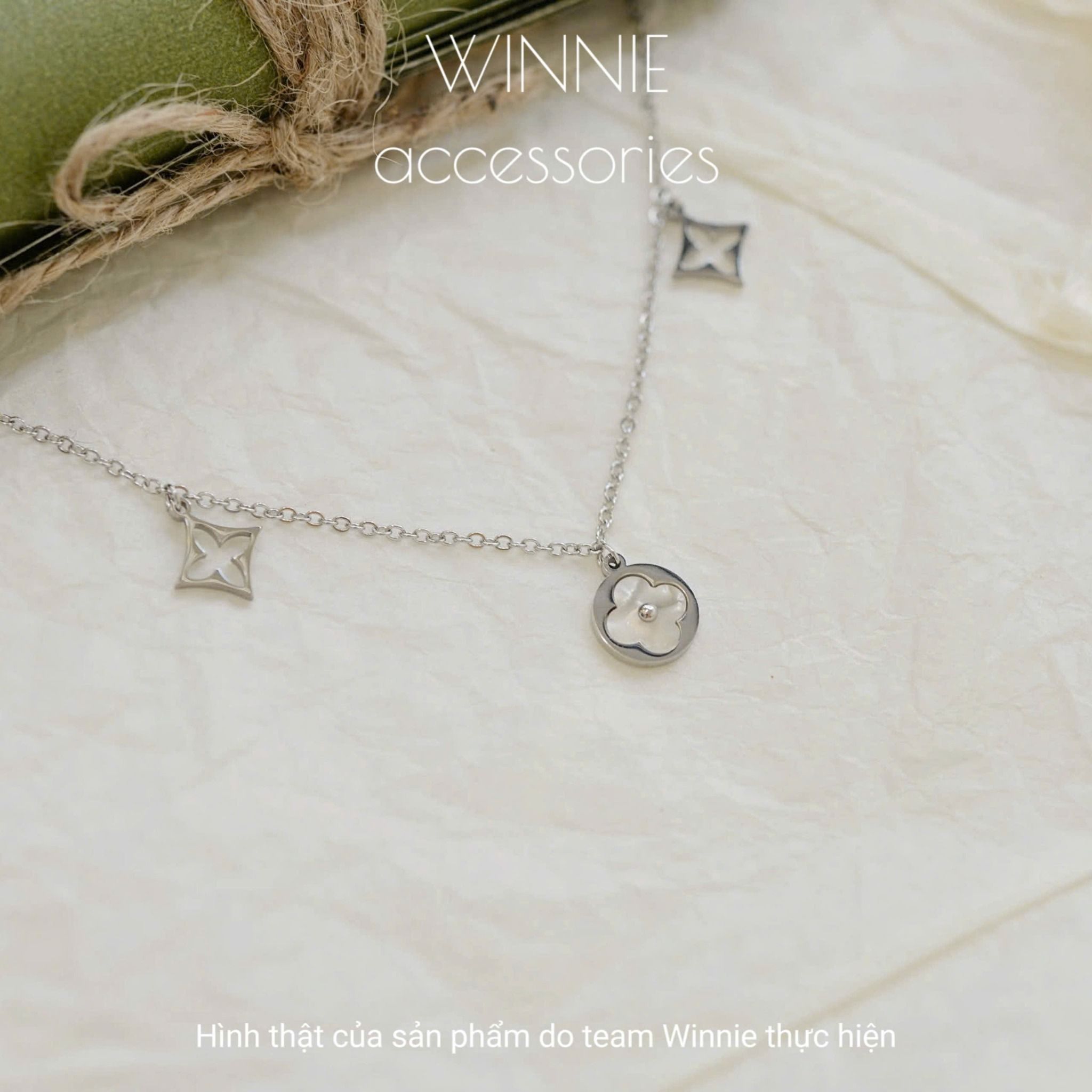 Lắc chân Titan Hoa tròn trắng