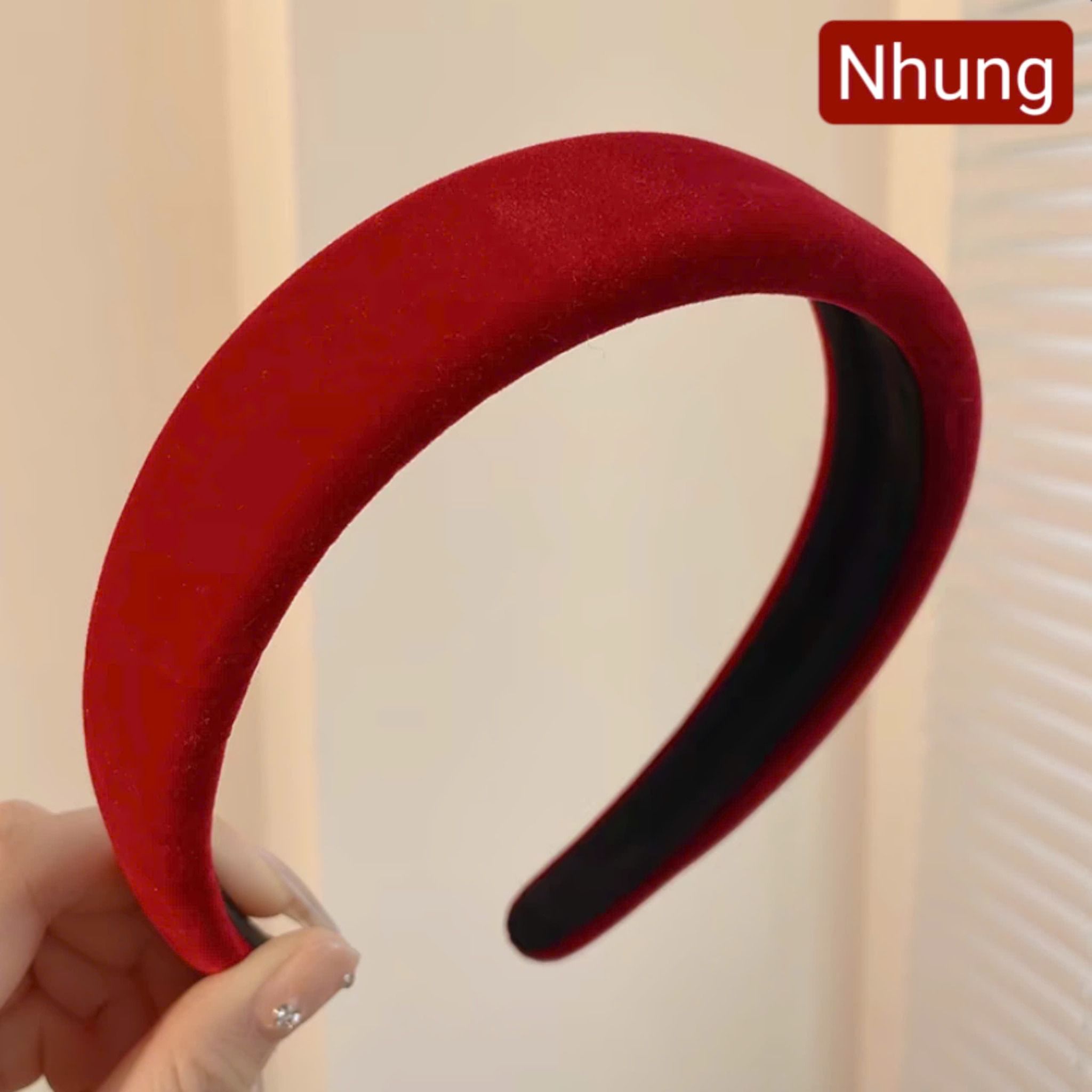 Cài tóc đỏ
