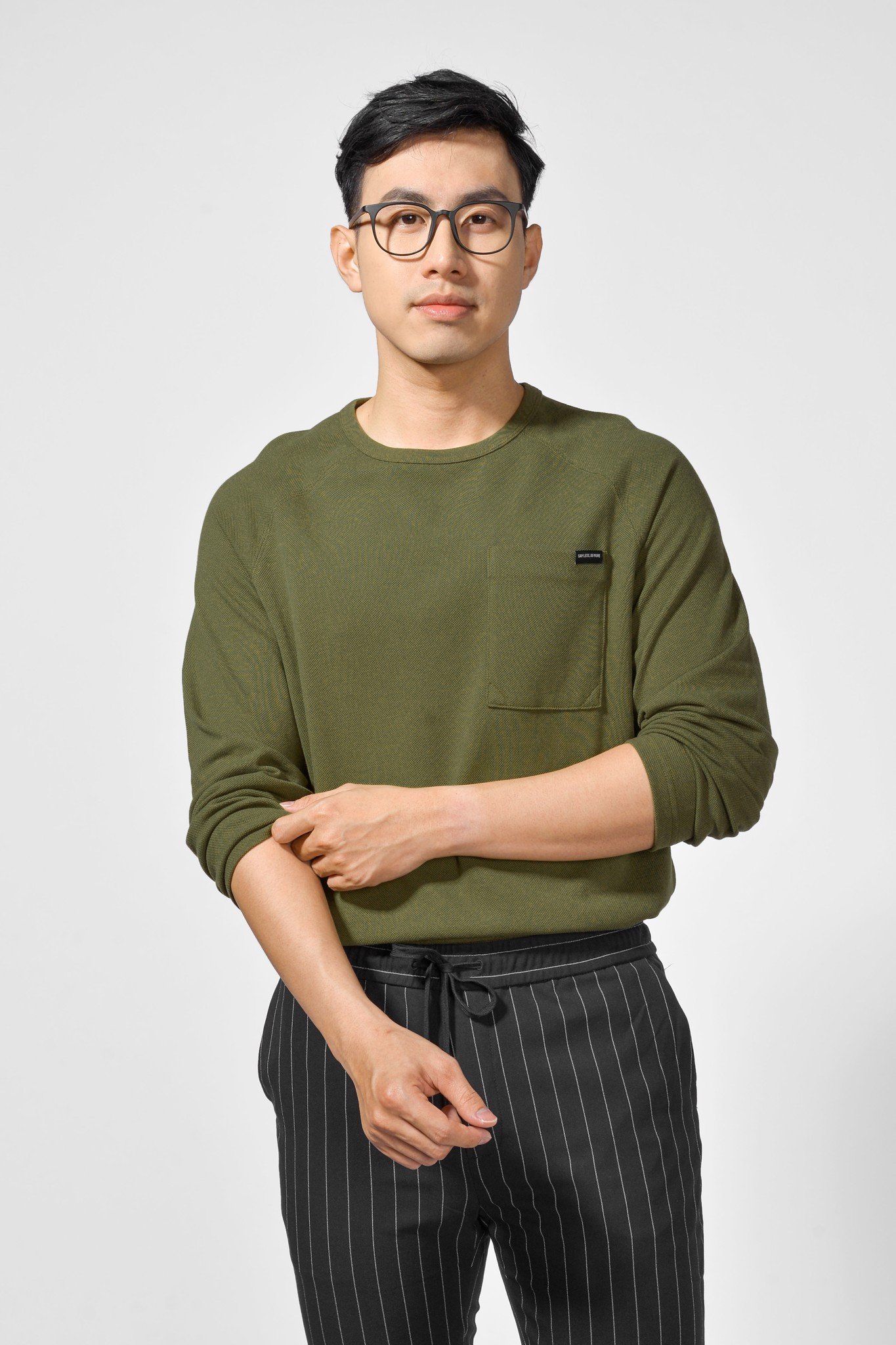 Áo Thun Nam Tay Dài có túi form Regular - 10F20TSH047