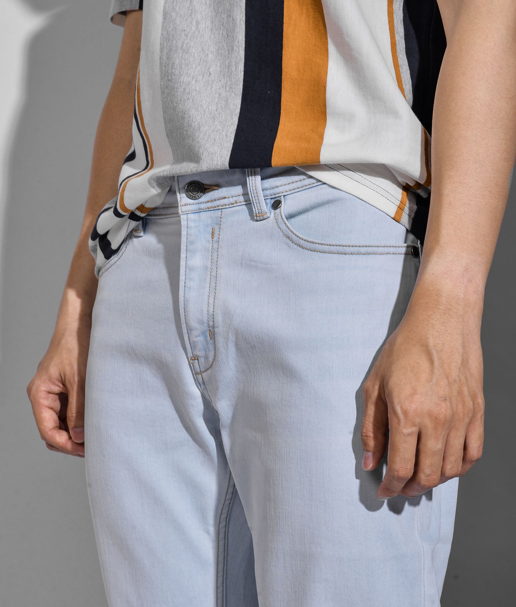 Quần Jean trơn cotton form slim crop - 10F20DPA018