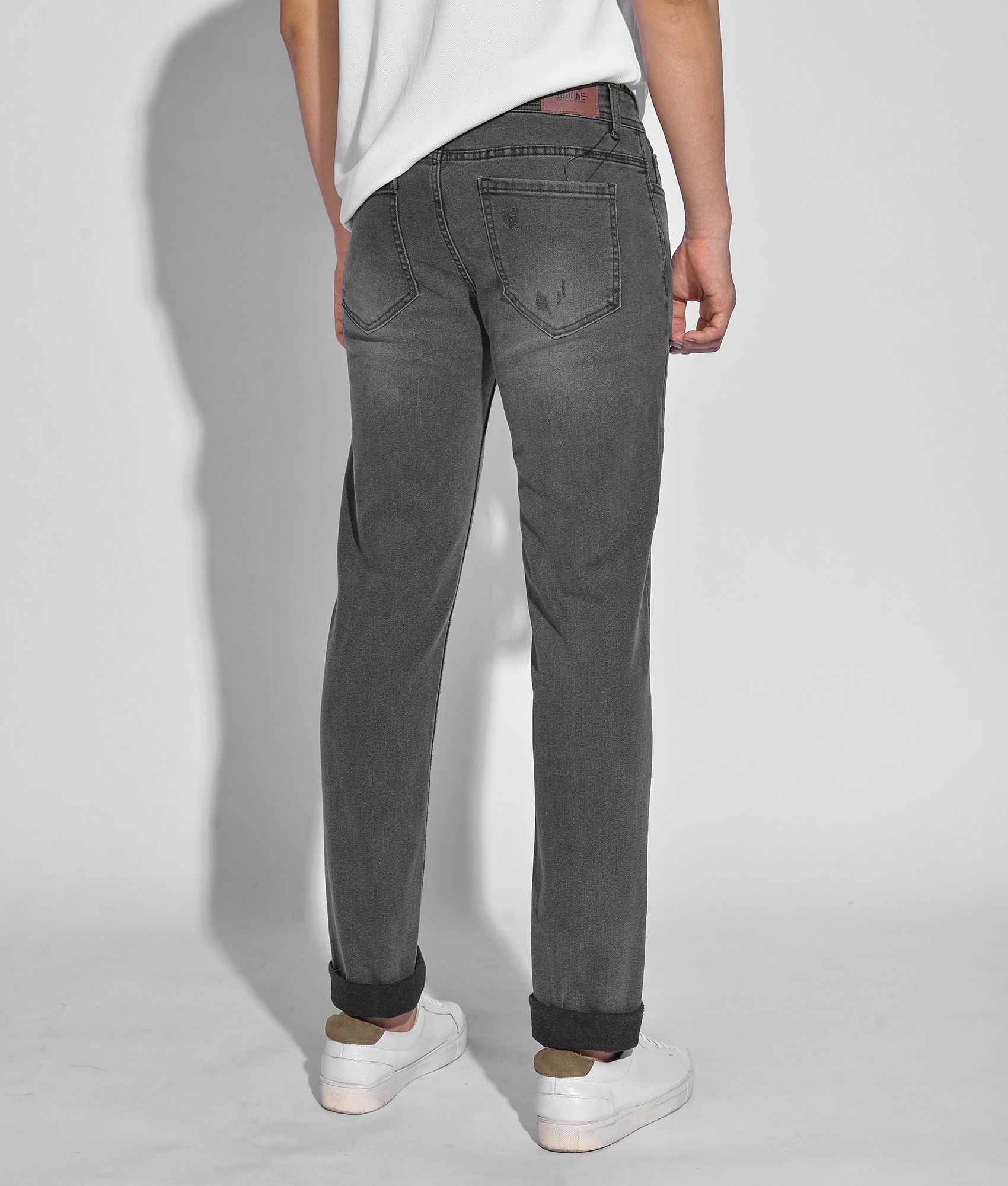 Quần jean trơn form slim - 10F20DPA030