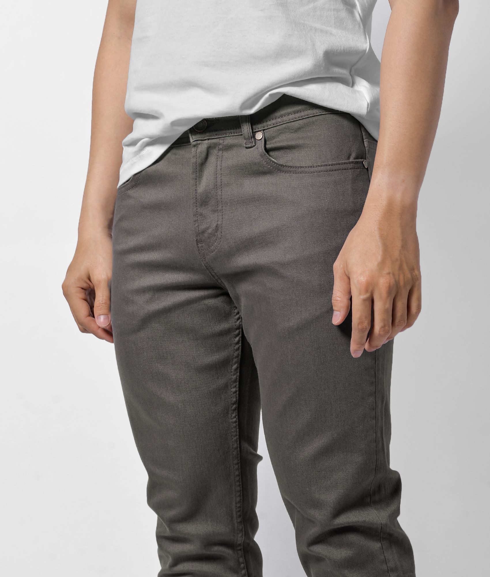 Quần jean trơn form slim crop - 10F20DPA064