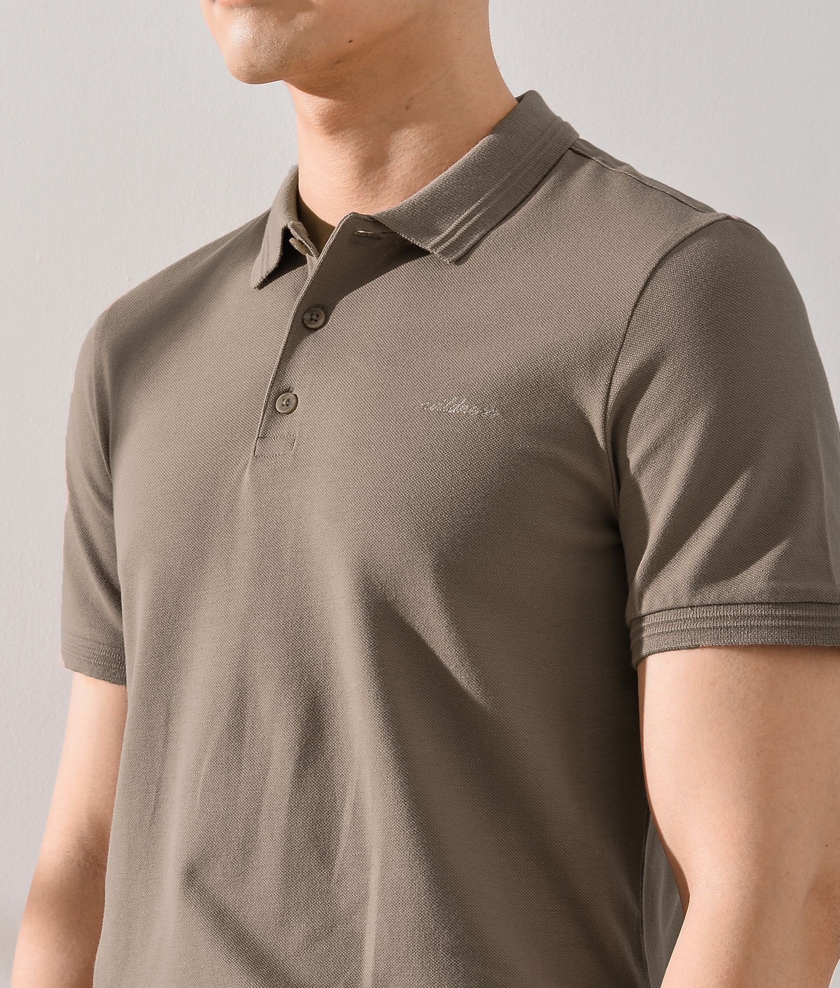 Áo thun polo thiêu chữ form Fitted - 10S20POL009