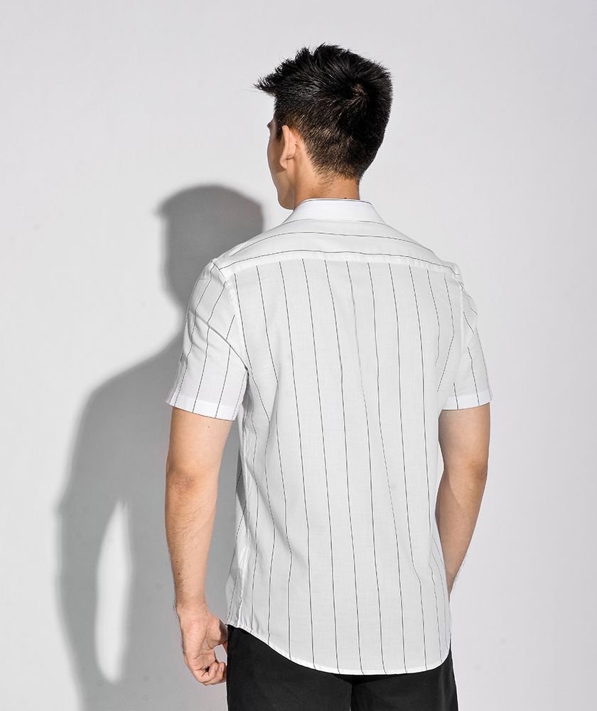 Áo Sơ Mi Nam Ngắn Tay Kẻ Sọc Form Fitted 10S20SHS007