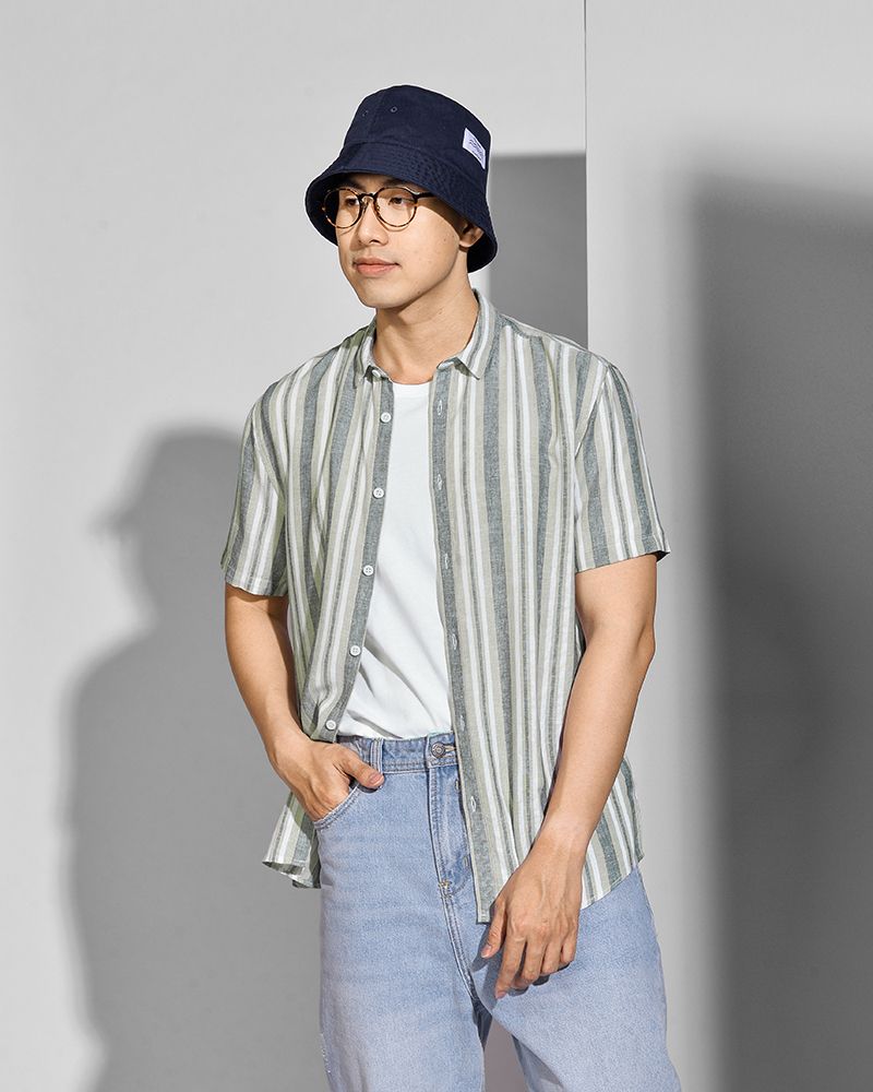 Áo sơ mi tay ngắn, kẻ sọc viscose form regular - 10S20SHS008