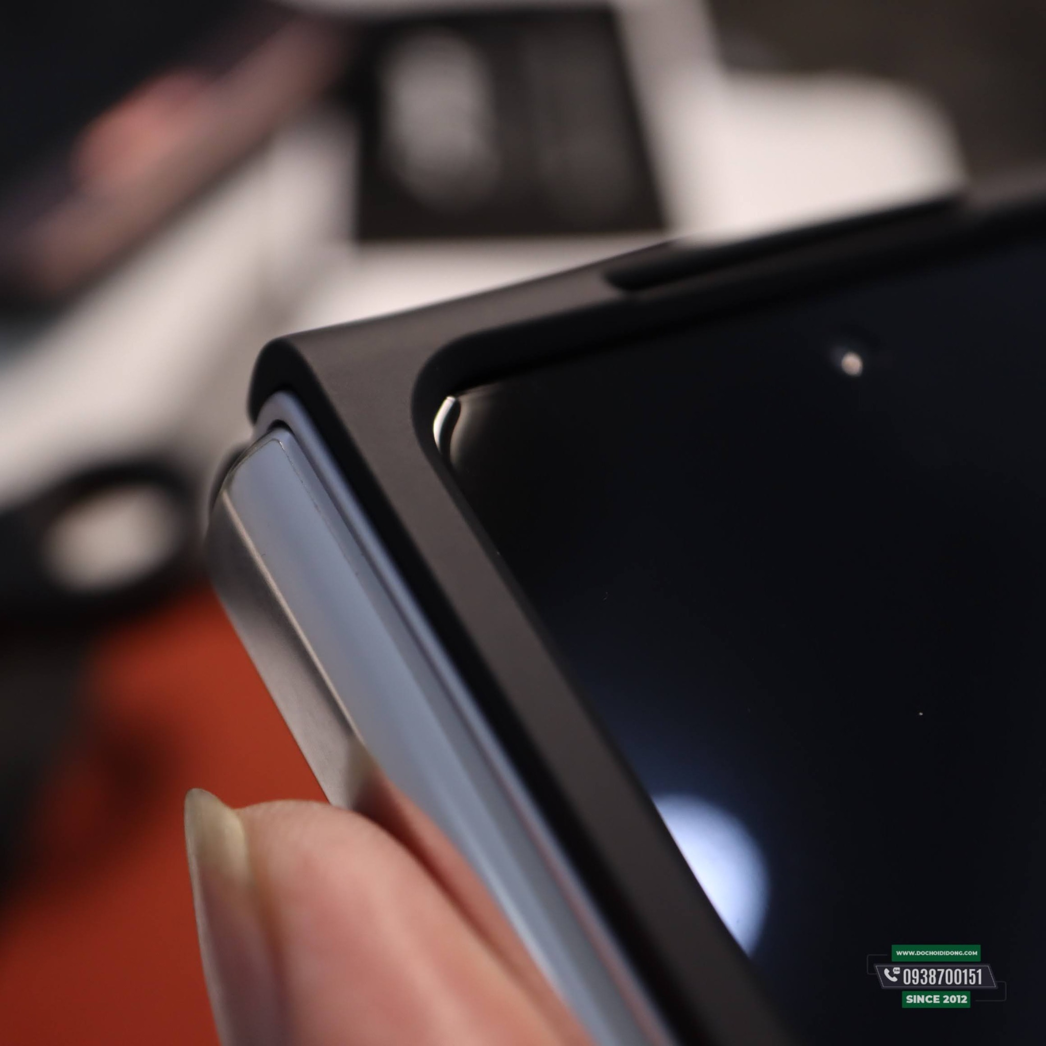 Ốp Lưng Samsung Galaxy Z Fold 3 Likgus Premium Classic Design Nhám Lưng Cứng Viền Dẻo Chống Sốc