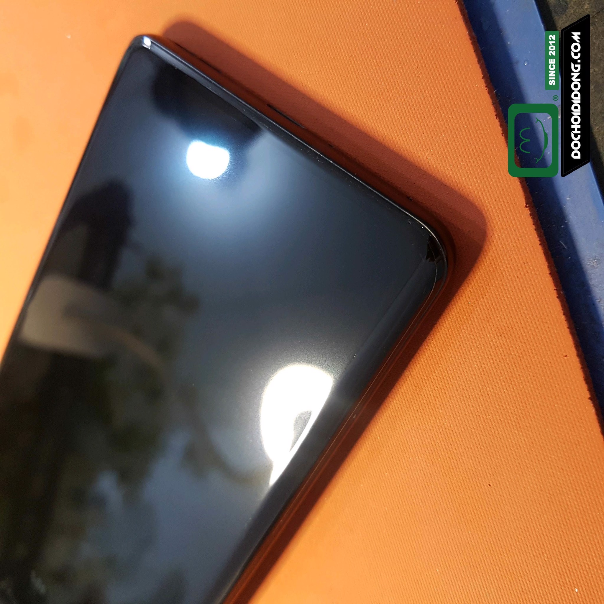 Miếng dán PPF Rock OnePlus 8 Pro trong, nhám, đổi màu cao cấp