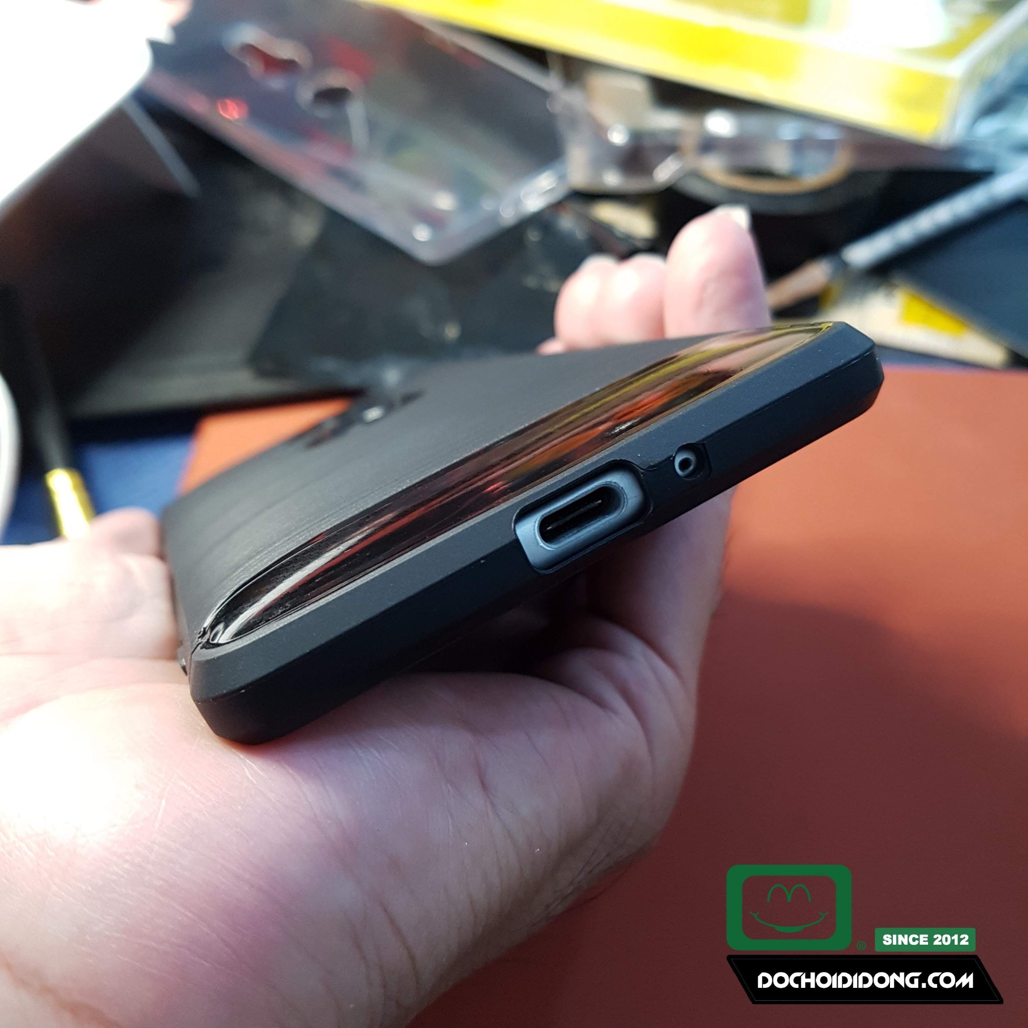 Ốp Lưng Sony XZ2 Likgus Dẻo Sọc Kim Loại Chống Sốc