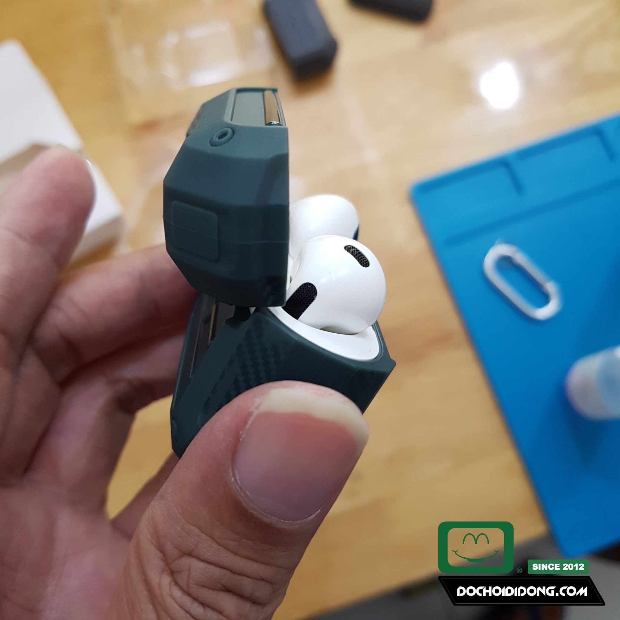 Hộp Đựng Airpod 3 Benks Chống Sốc Thời Trang