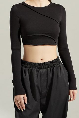 Áo croptop ôm thun tay dài rã kiểu