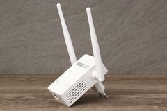 Bộ thu phát Wifi TotoLink EX200