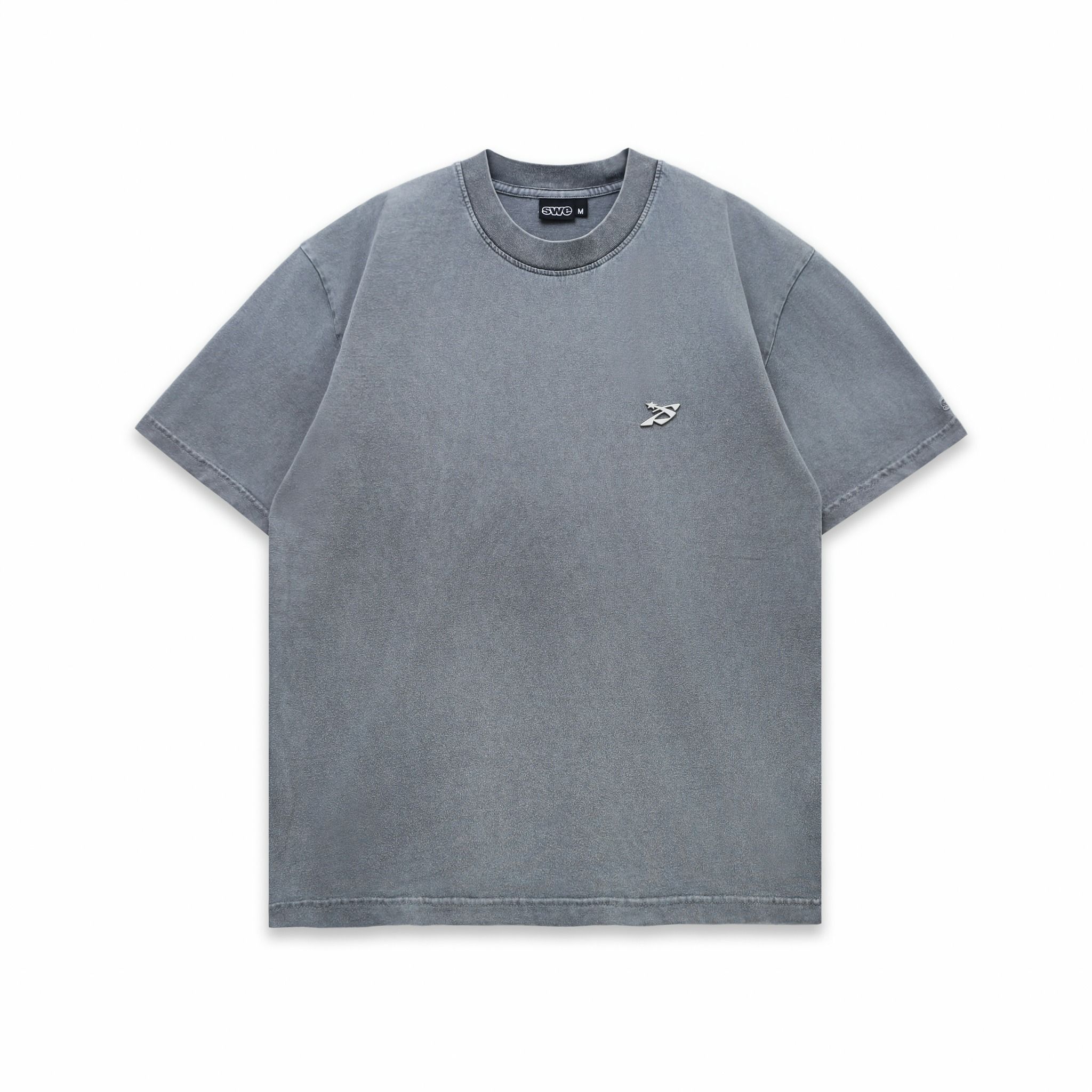 SWE BADGE TEE - GRAPHITE