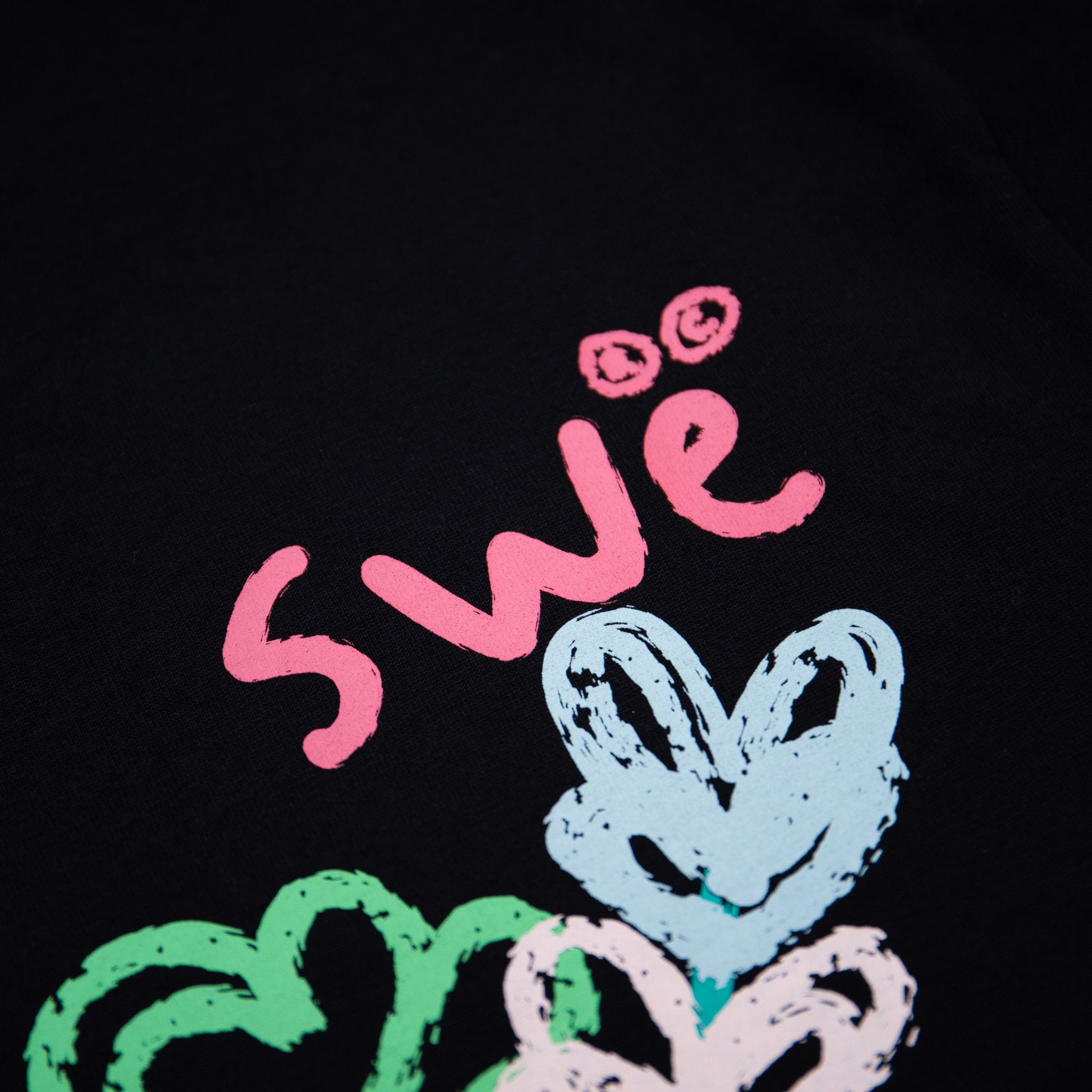 SWE HAPPY TEE - BLACK
