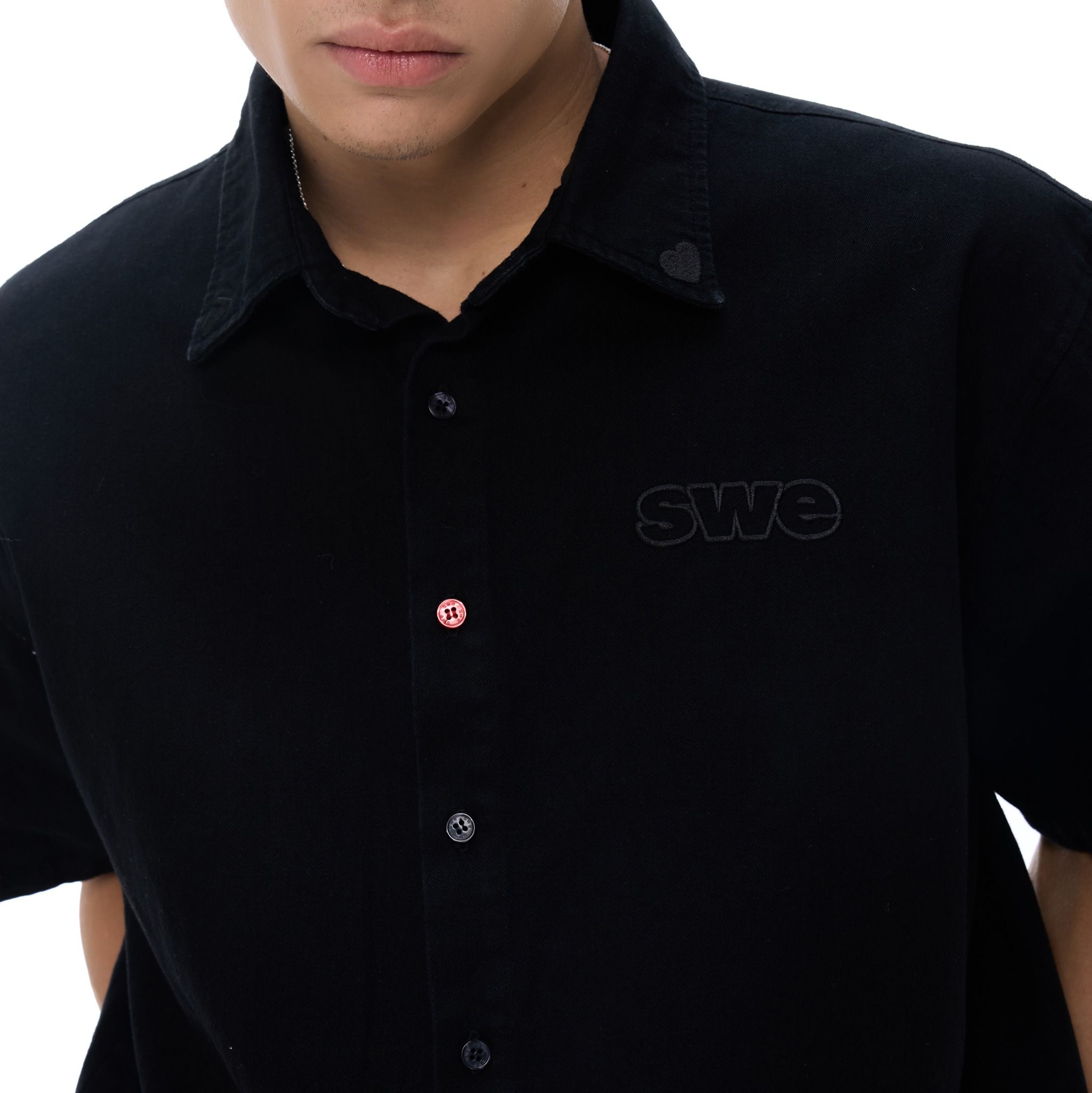 RED BUTTON SHIRT - BLACK