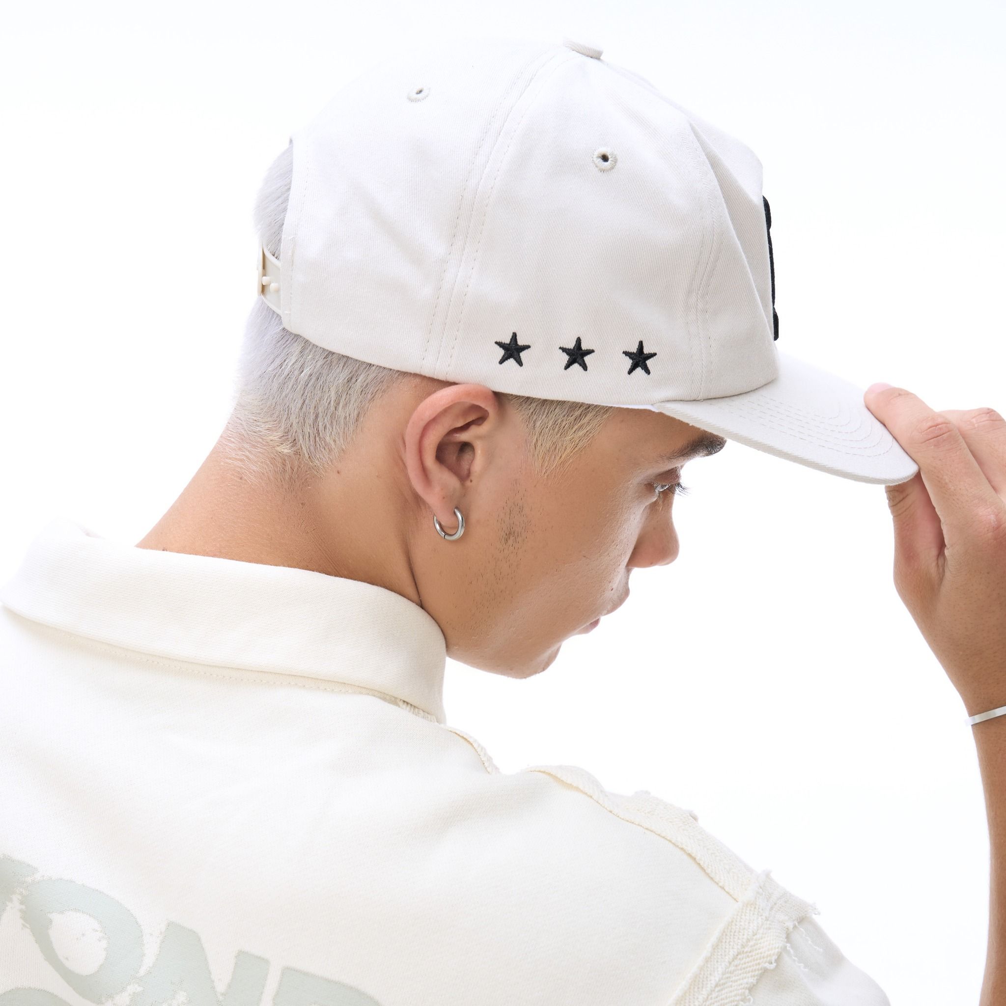 E LETTER CAP - BEIGE