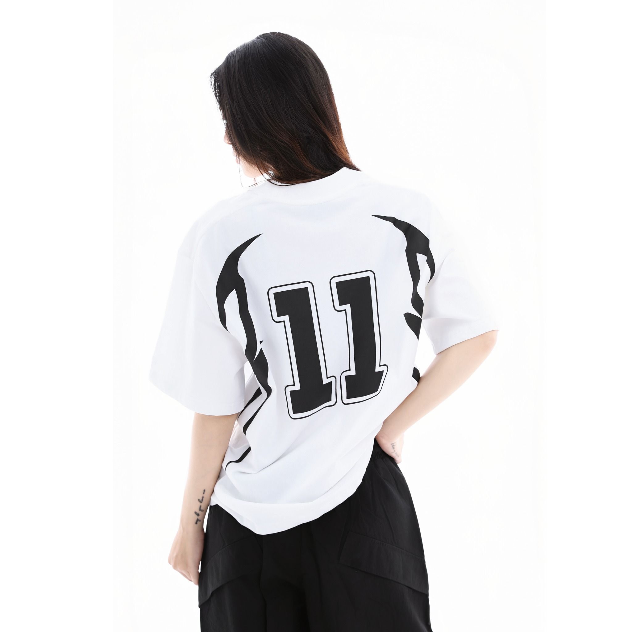 HOOK TEE - WHITE