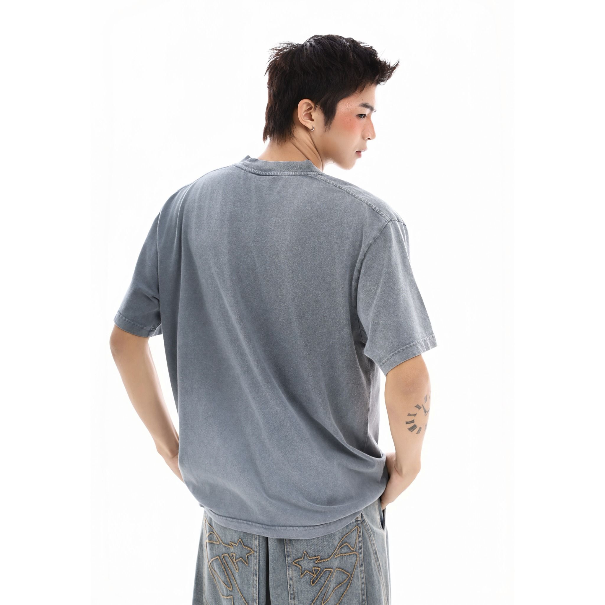 SWE BADGE TEE - GRAPHITE