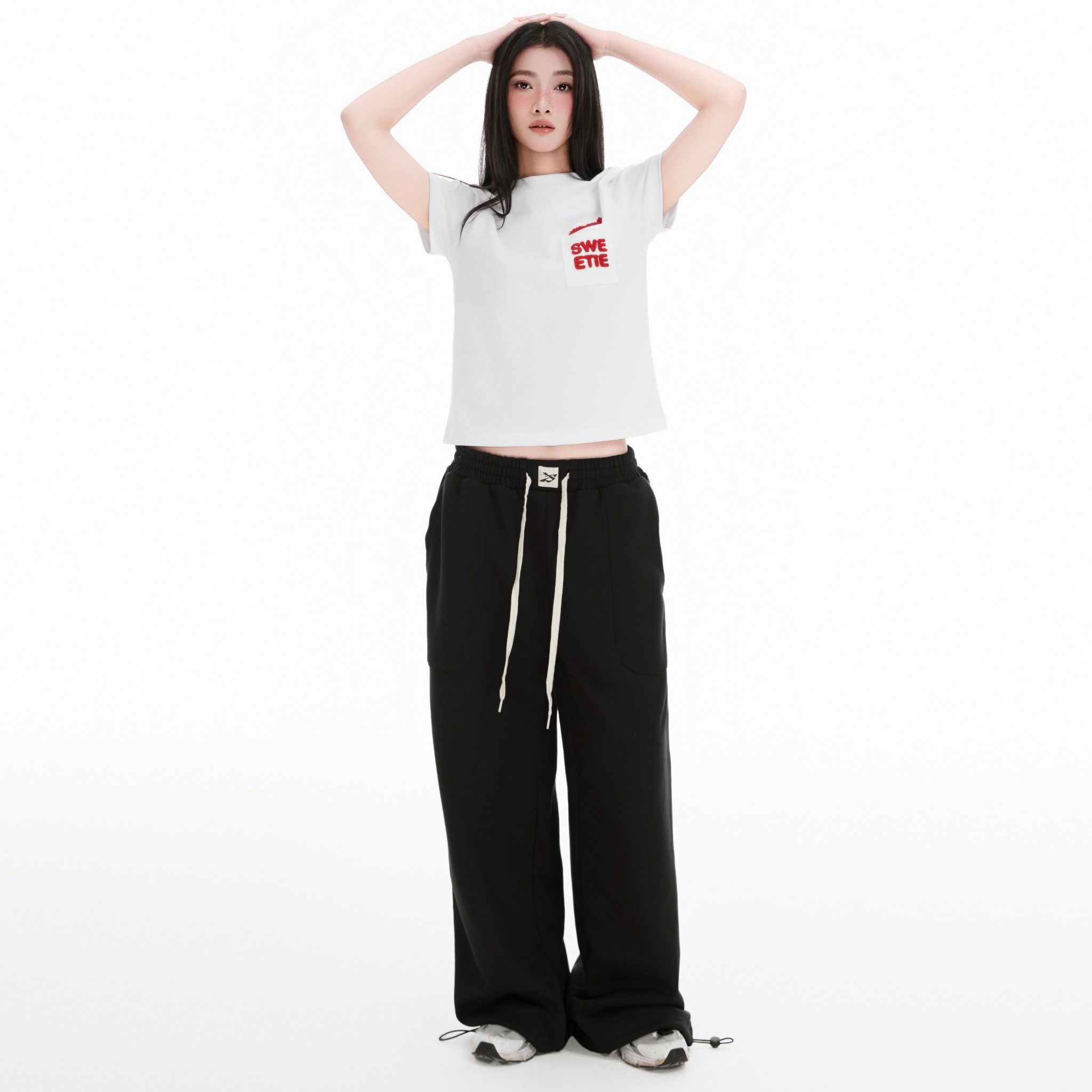 PEEKING POCKET BABY TEE - WHITE