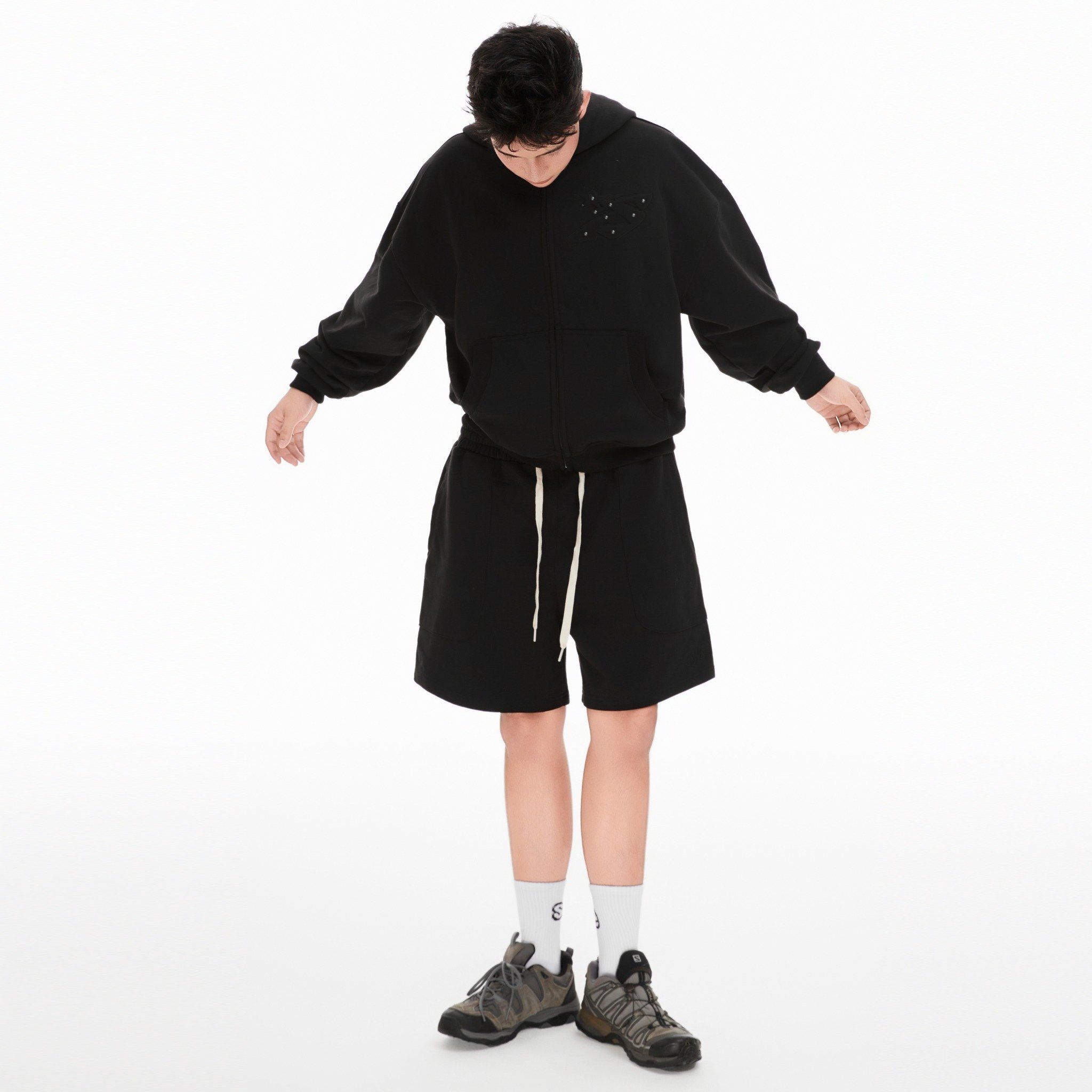 SWE STUDDED ZIP HOODIE - BLACK
