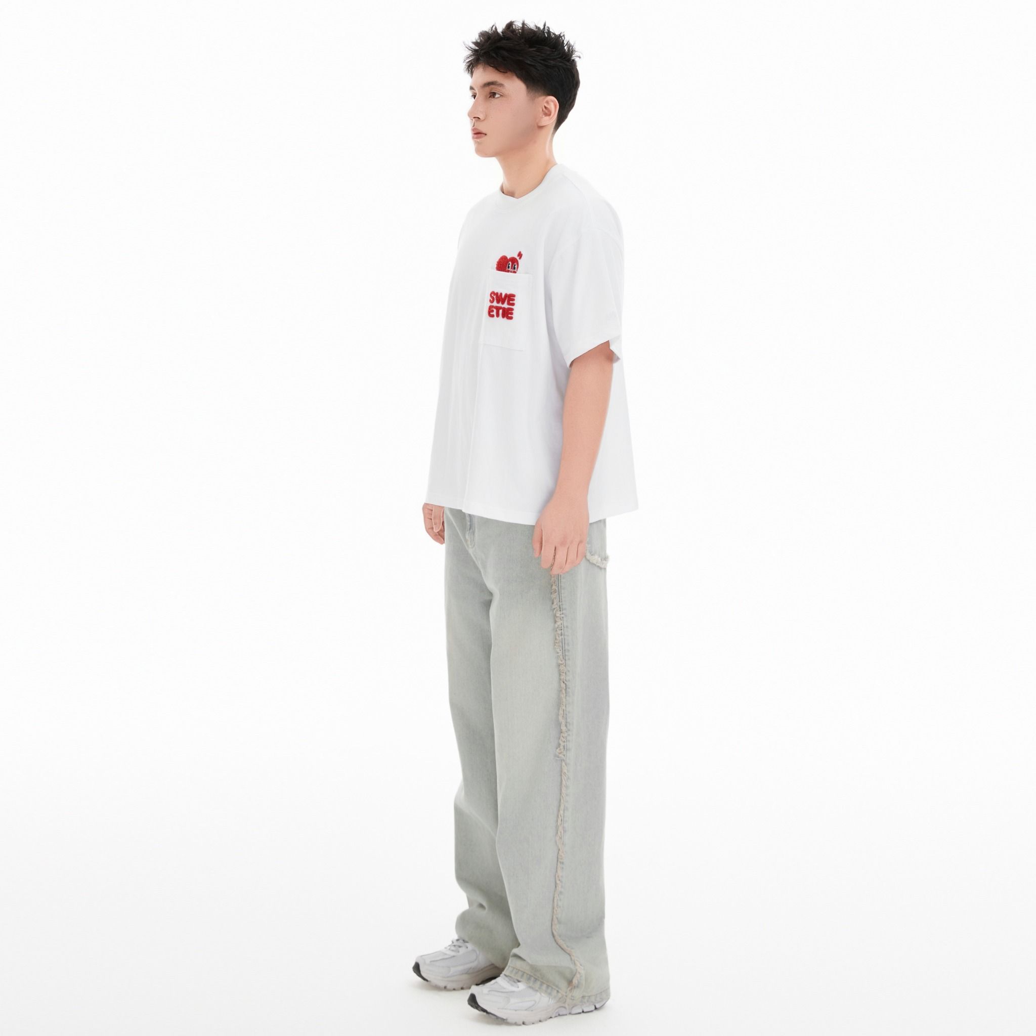 PEEKING POCKET TEE - WHITE