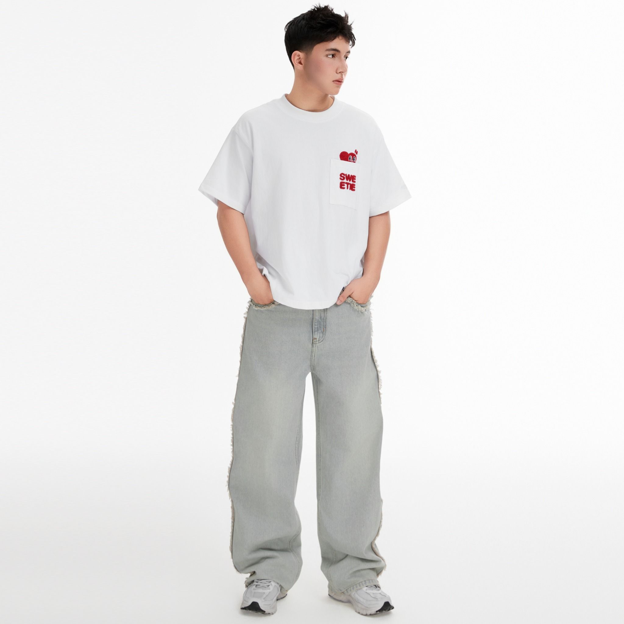 PEEKING POCKET TEE - WHITE