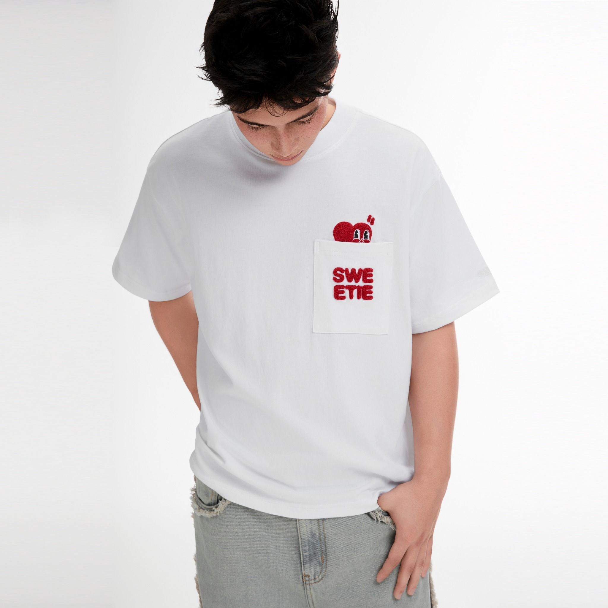 PEEKING POCKET TEE - WHITE