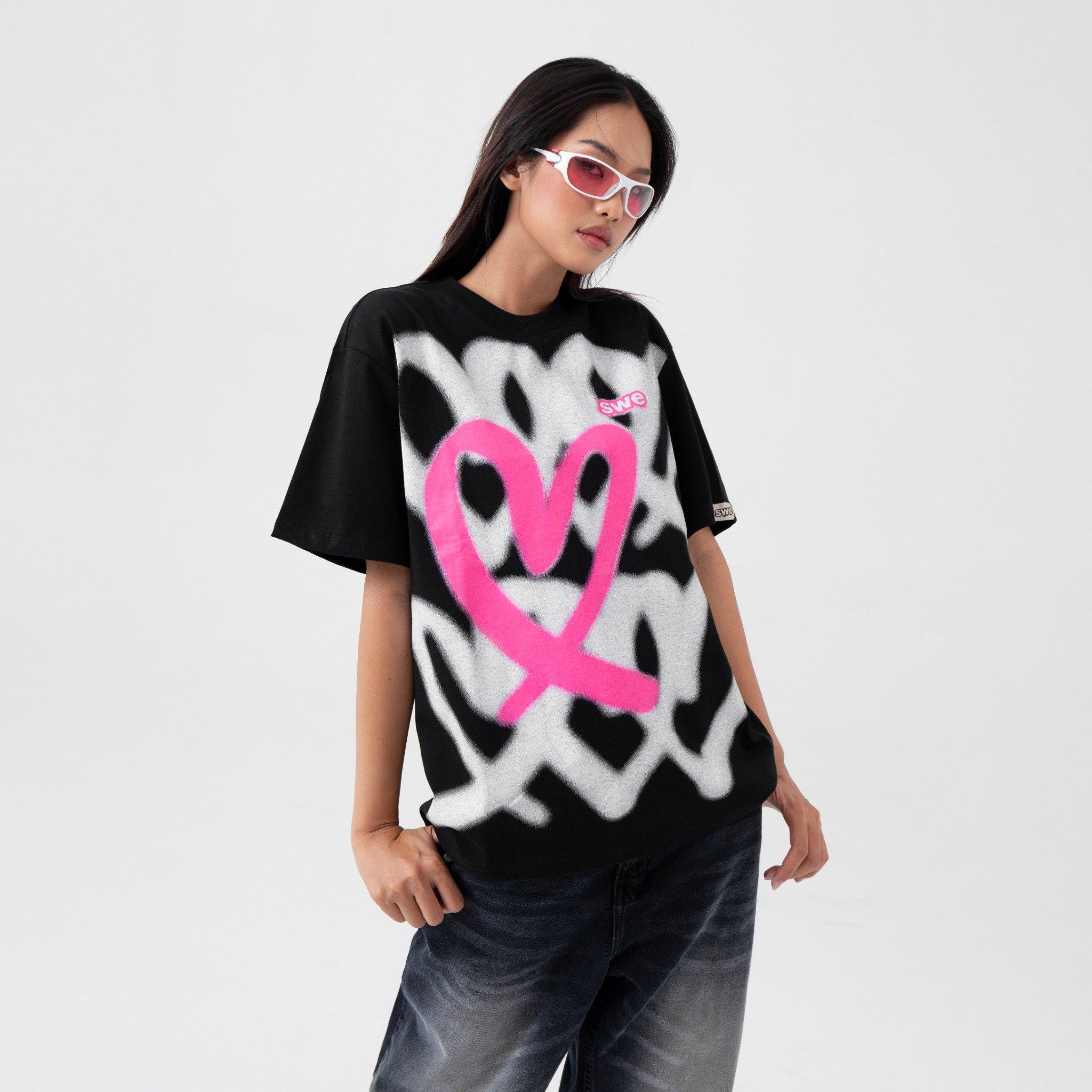 SWE HEARTS TEE - BLACK