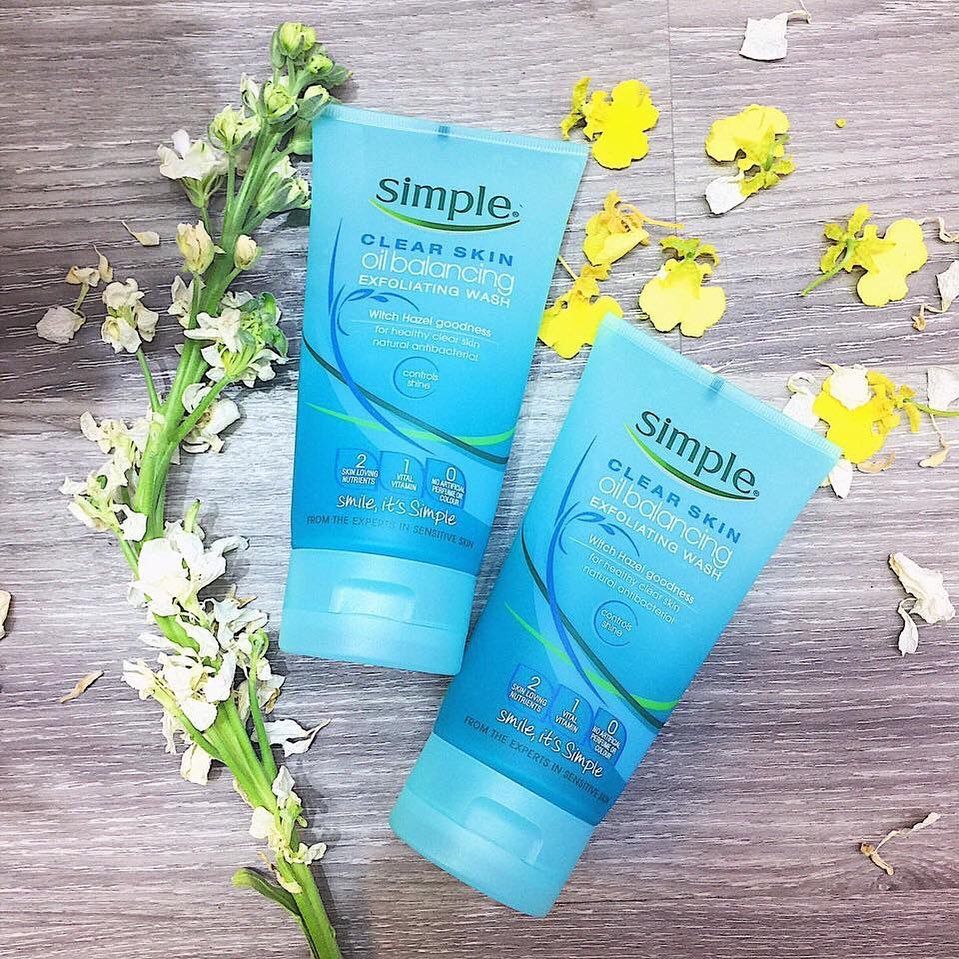 Sữa Rửa Mặt Cho Da Dầu Simple Oil Balancing Exfoliating Wash 150ml
