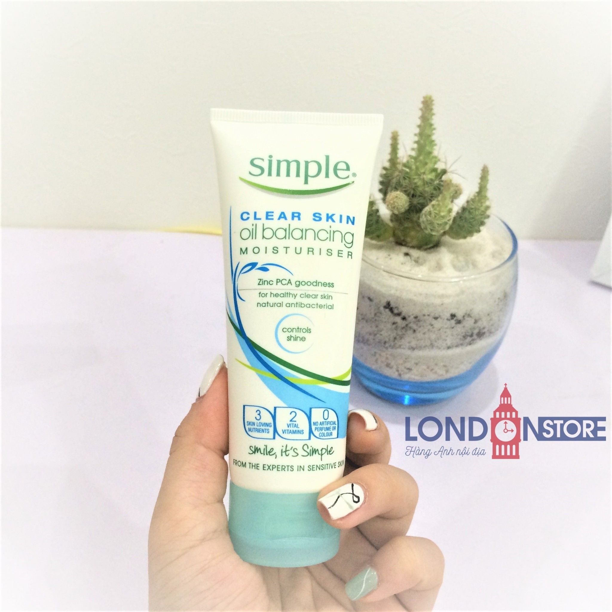 Kem dưỡng ẩm cho da dầu Simple Oil Balancing Moisturiser