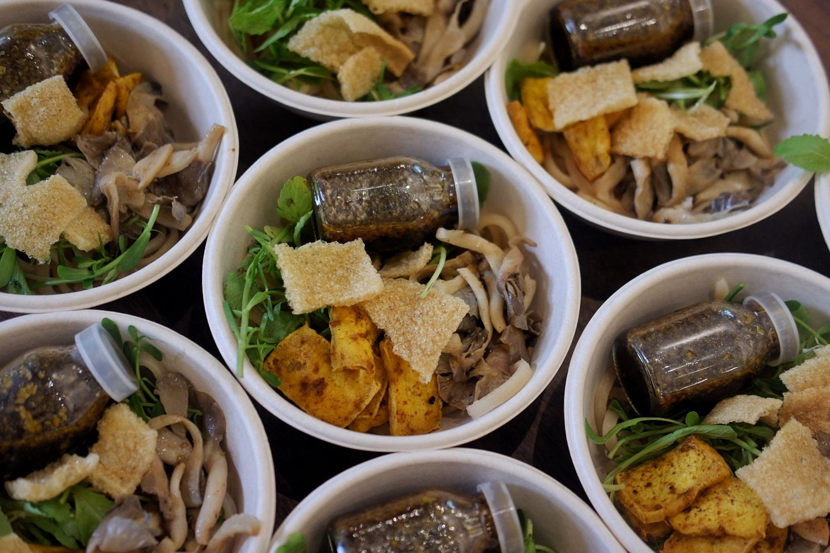 Cao lầu lung linh