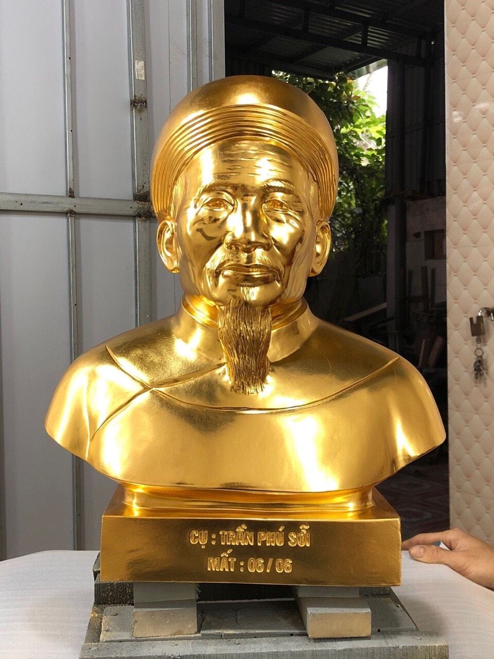 Tượng Chân Dung Dát Vàng 24K