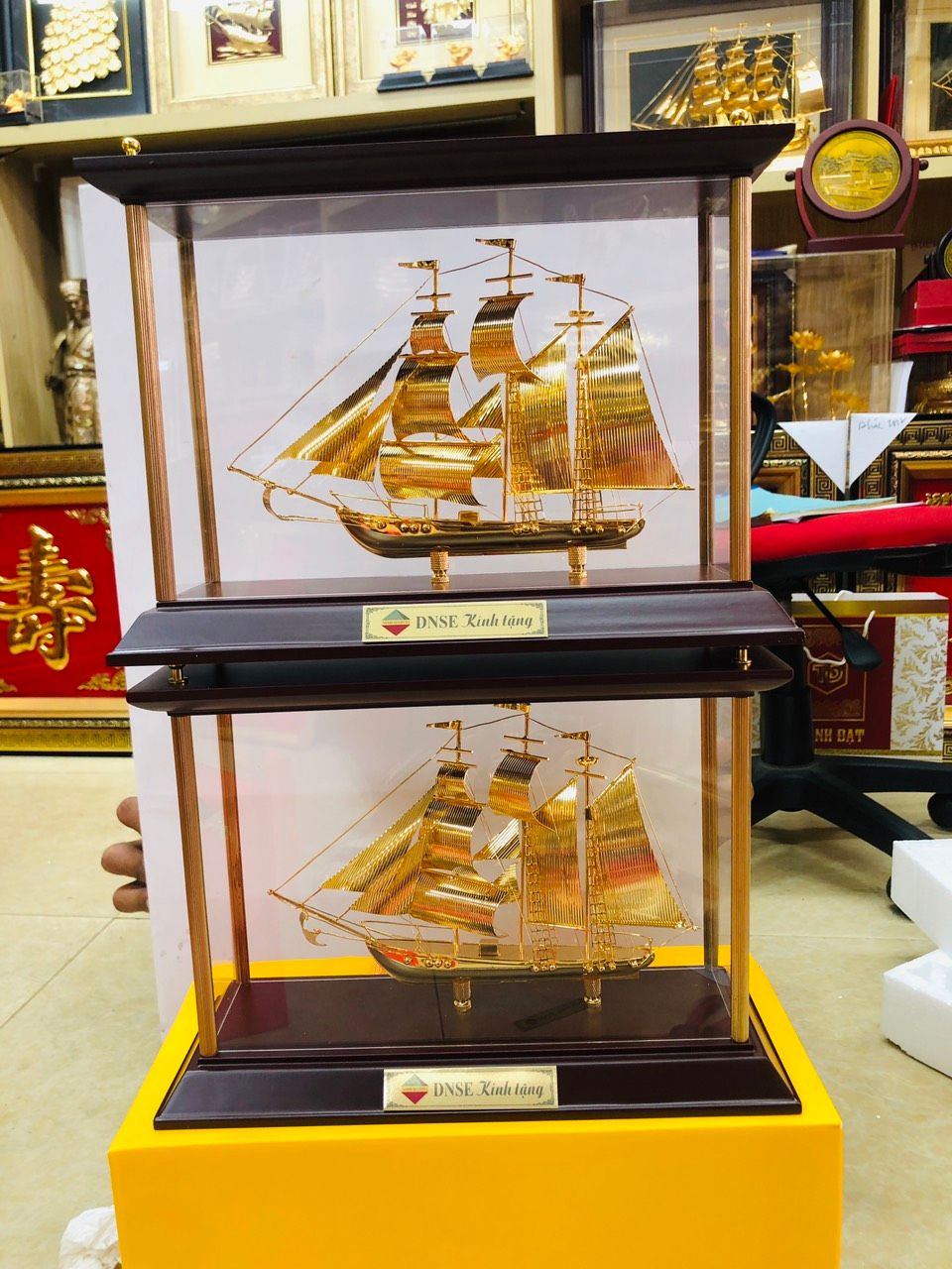 Thuyền Buồm Cột Đồng Mạ Vàng 24K - S03