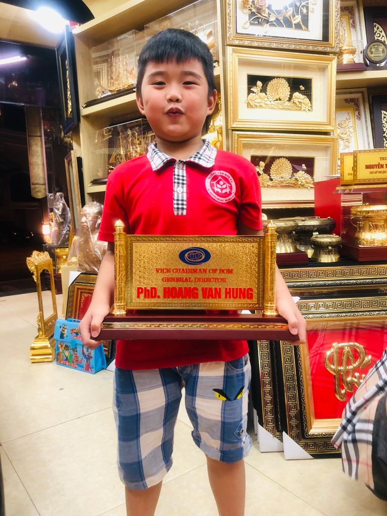 Biển Chức Danh Mạ Vàng 24k