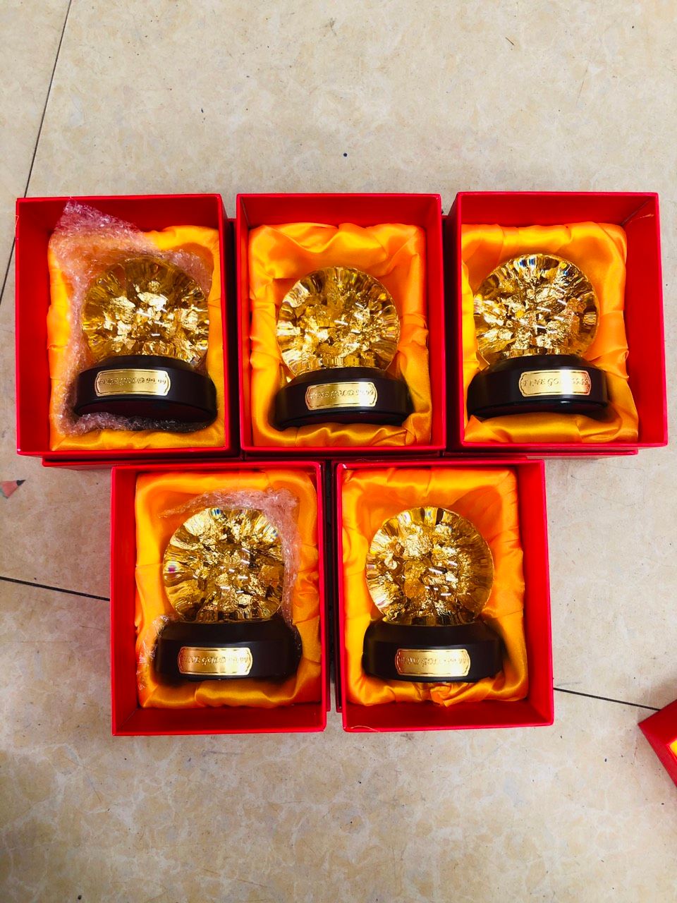 Quả Cầu Pha Lê Đúc Vàng 24K