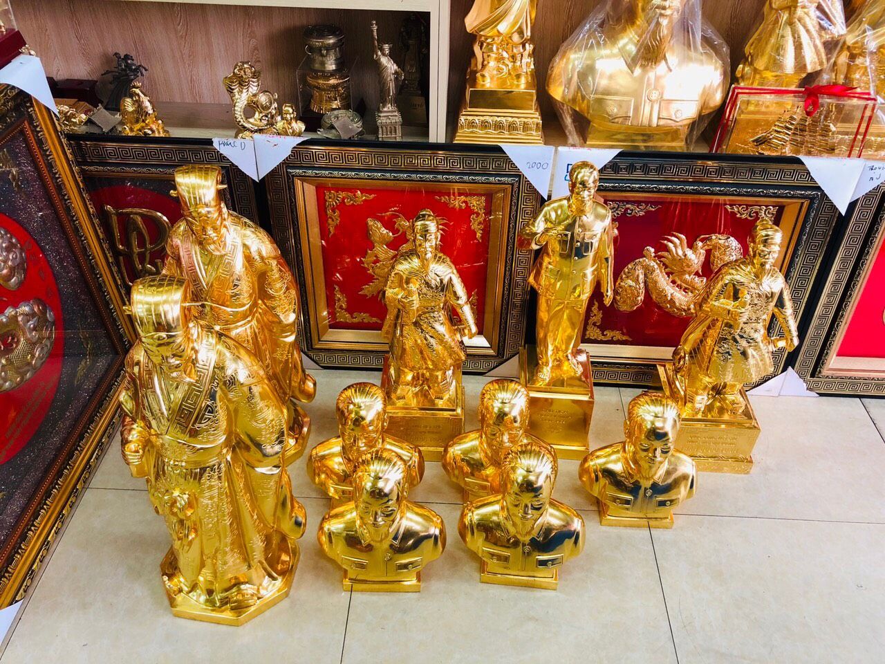 Tượng Khổng Mình Dát Vàng 9999