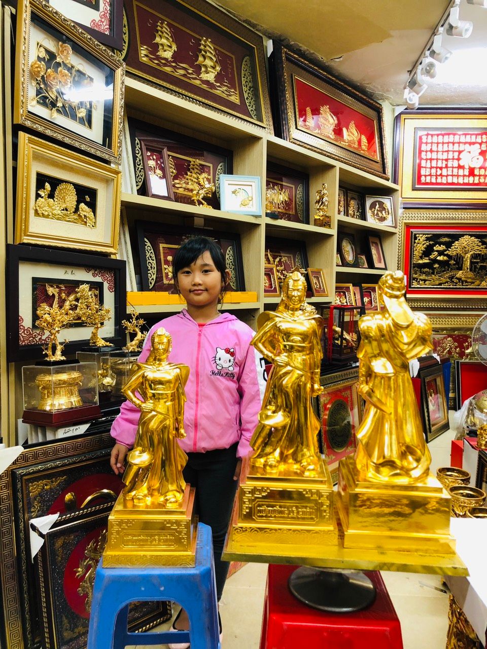 Tượng Nữ Tướng Lê Chân Dát Vàng 9999