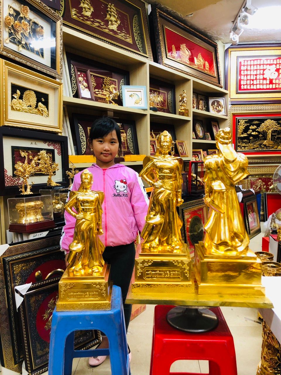 Tượng Nữ Tướng Lê Chân Dát Vàng 9999