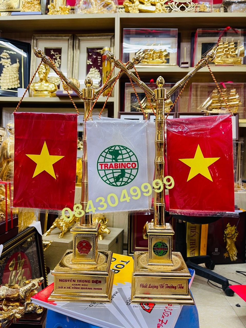 Cột Cờ Mạ Vàng 24K - Giám Đốc Sở Y Tế Tỉnh Quảng Ninh