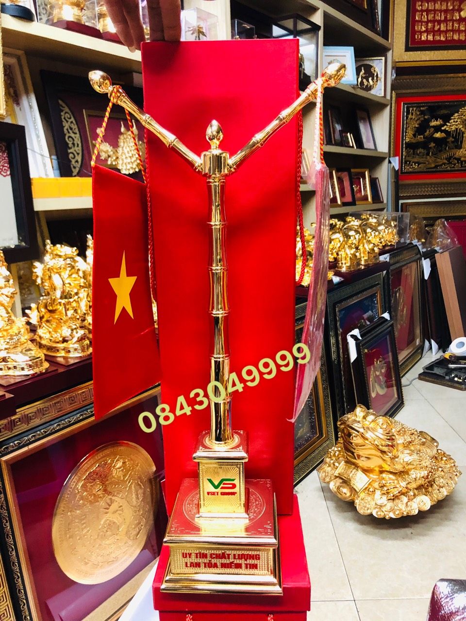 Cột Cờ Mạ Vàng 24K - VSET GRUP