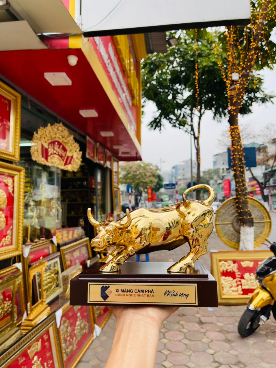 Tượng Trâu Mạ Vàng 24K
