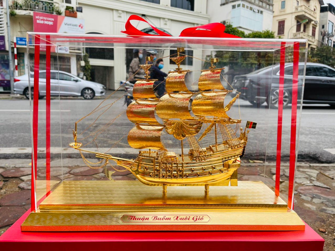 Thuyền Buồm Mạ Vàng 24K Đế Đồng - S46