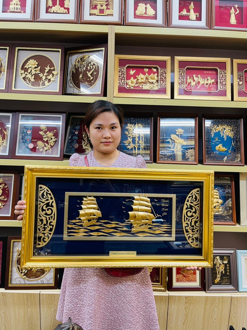 Tranh Thuận Buồm Xuôi Gió Mạ Vàng - 4281 Nền Đỏ