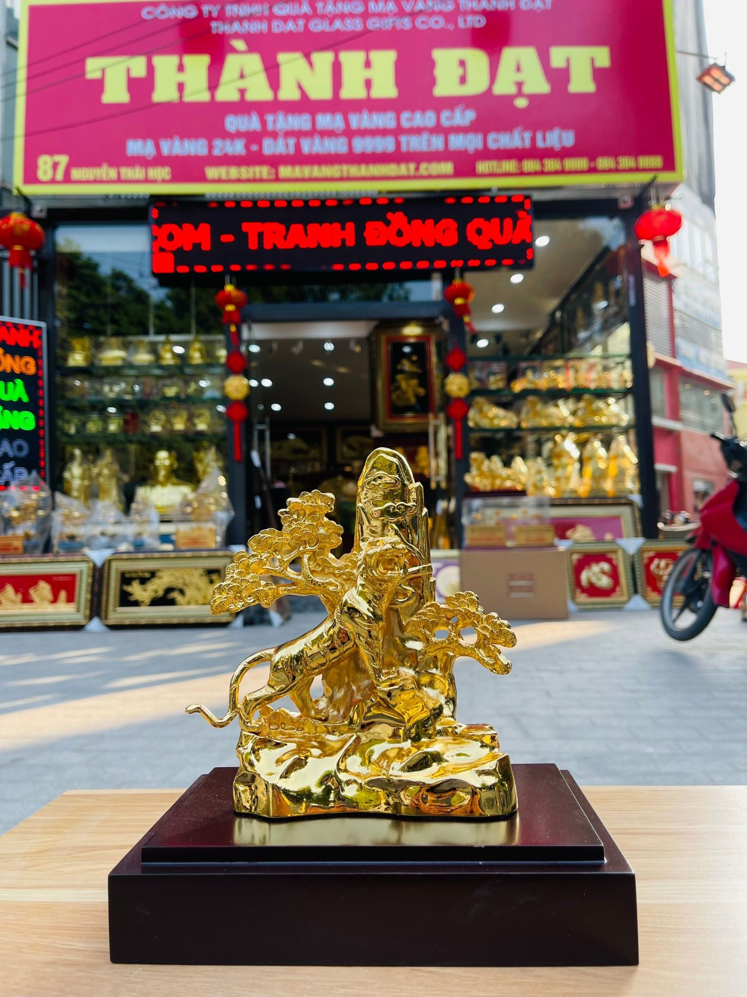 Tượng Hổ Mạ Vàng