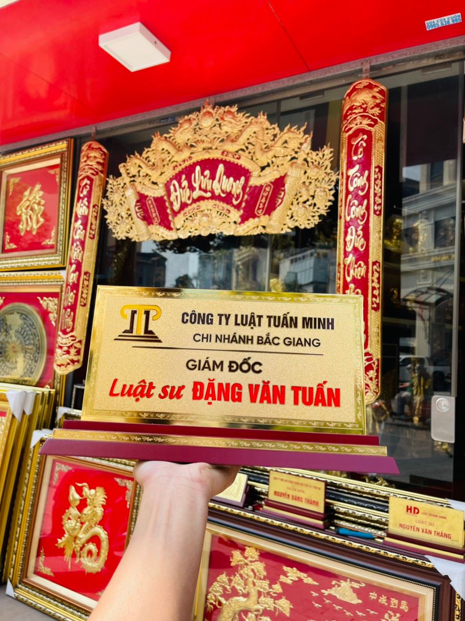 Biển Chức Danh Luật Sư Cao Cấp - Mạ Vàng 24K