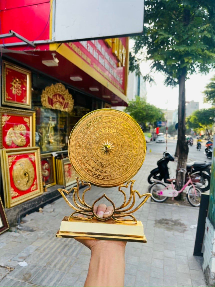 Trống Đồng Hoa Sen Mạ Vàng 15