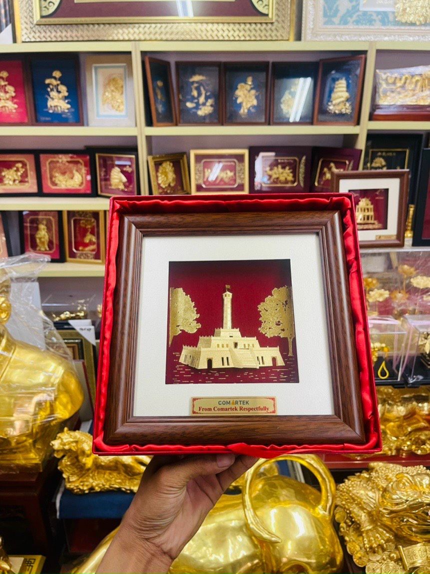 Tranh Cô Gái Việt Nam Mạ Vàng 24K